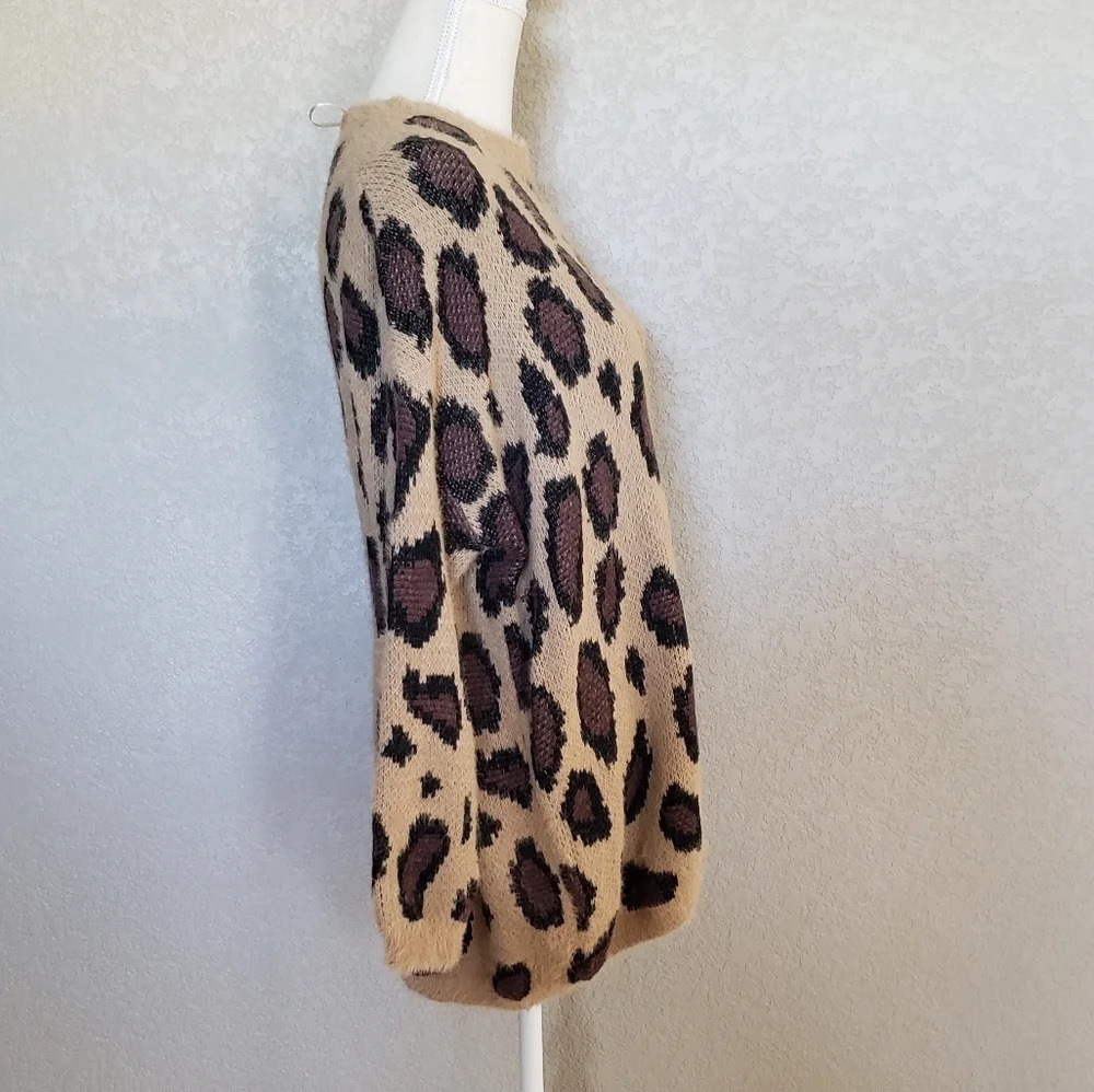 Altar'd State leopard print fuzzy oversized sweater Size XS / S. NEW - Picture 7 of 12